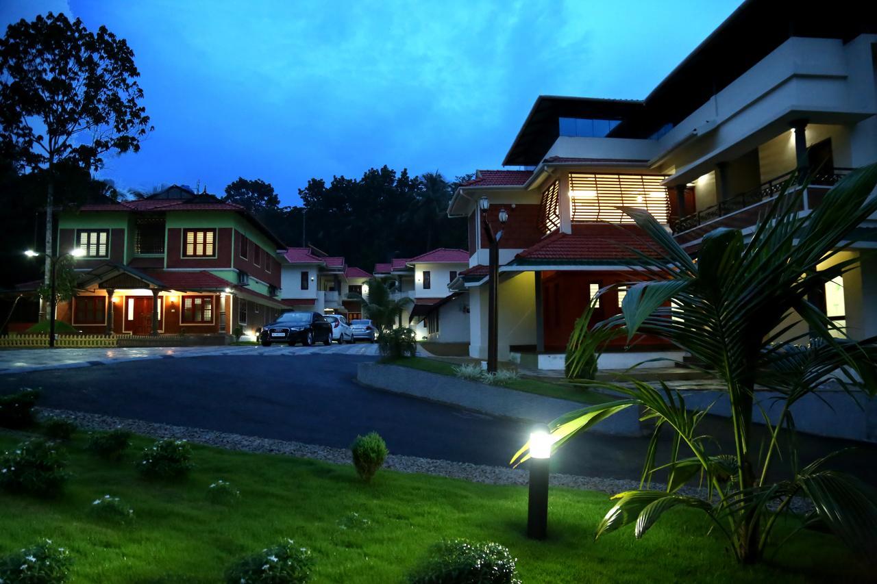 Aroma Ayur Heritage Mattanur Exterior foto